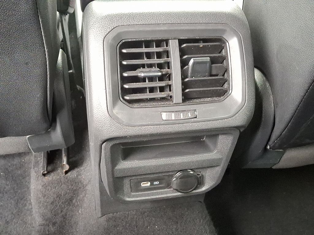 Thumbnail: 2021 Volkswagen Tiguan - 11