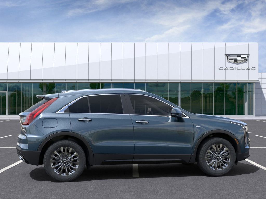 2025 Cadillac XT4 Premium Luxury 5