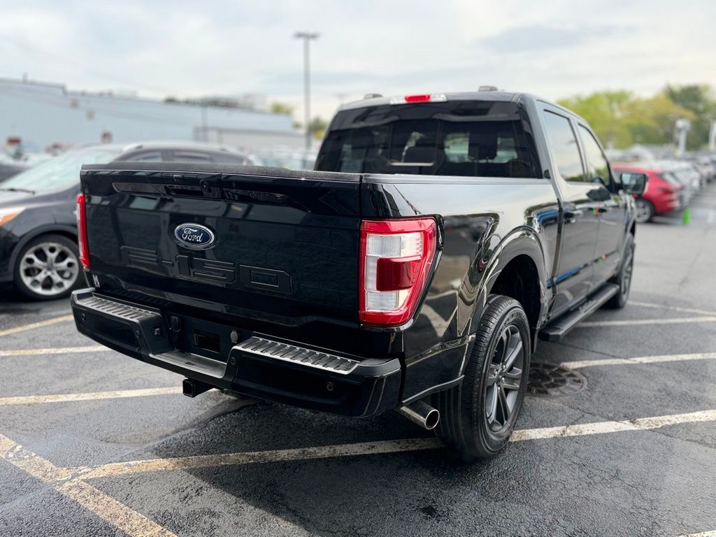 View vehicle photo 7