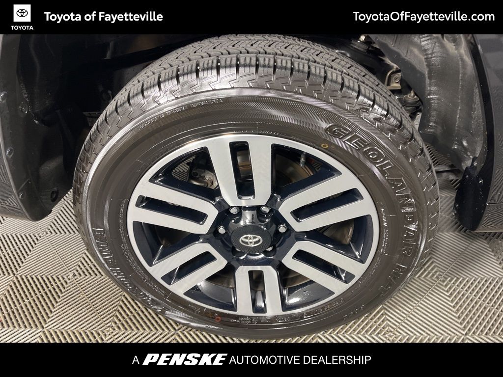 Thumbnail: 2022 Toyota 4Runner - 18
