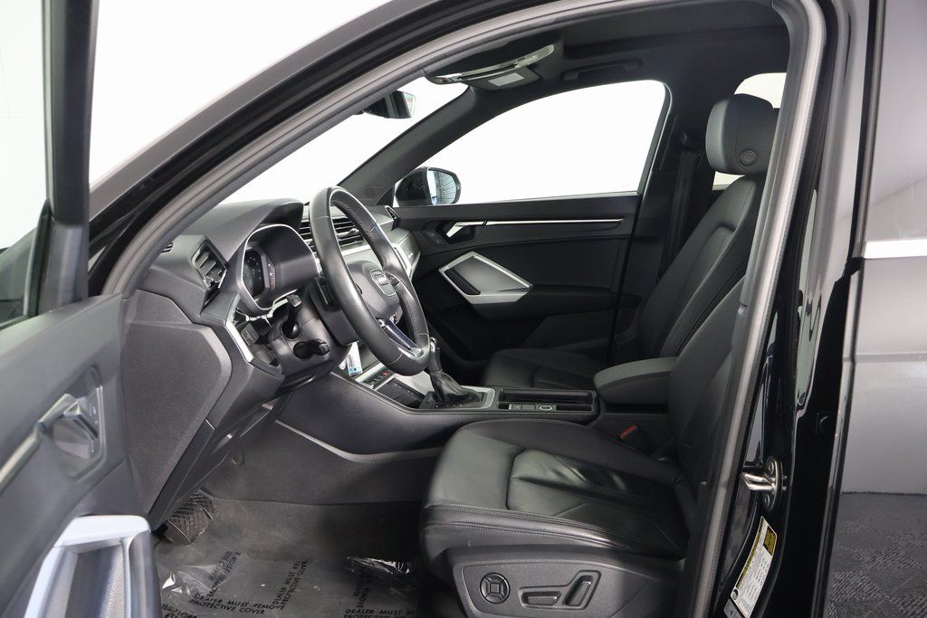 Thumbnail: 2022 Audi Q3 - 10