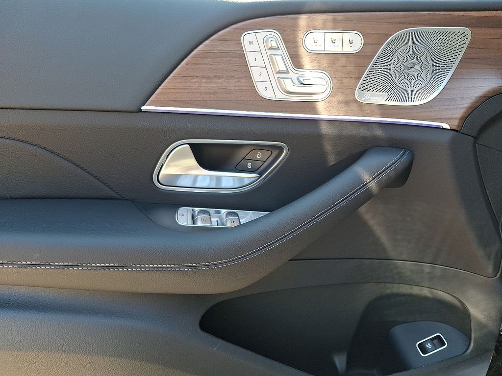 Thumbnail: 2026 Mercedes-Benz GLE - 7