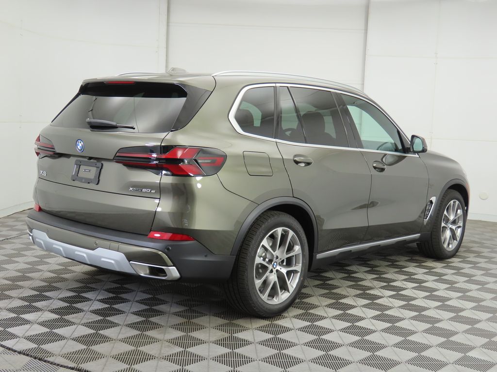Used 2026 Green BMW xDrive50e image 5