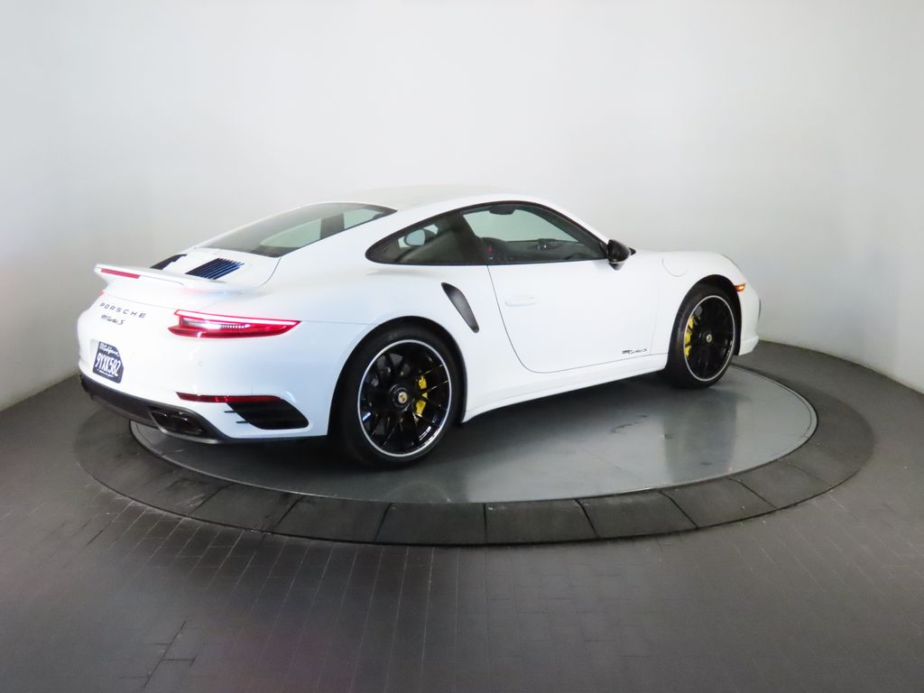 Thumbnail: 2017 Porsche 911 - 7