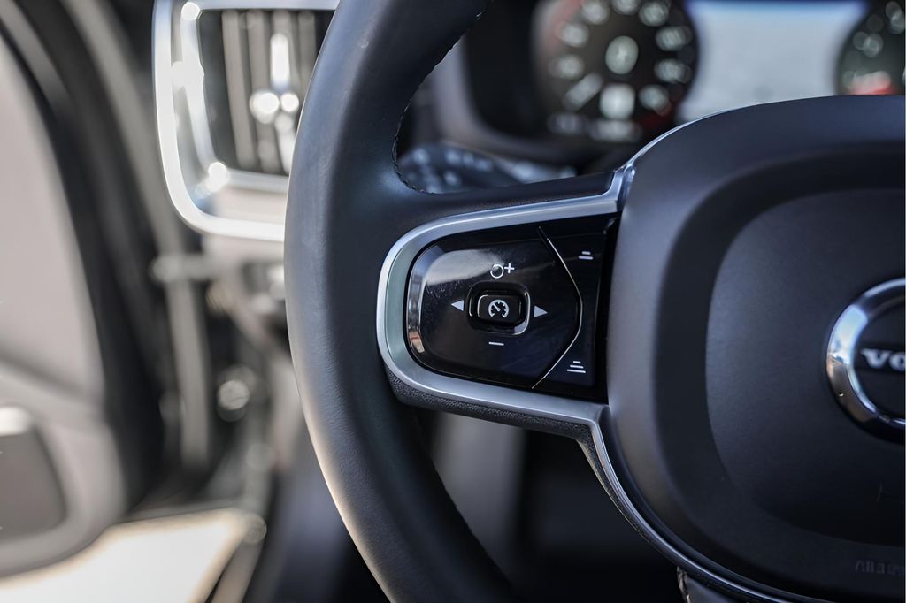 Used Car 2022 Volvo S60  B5 R-design For Sale Under $25,000 In Austin, Texas