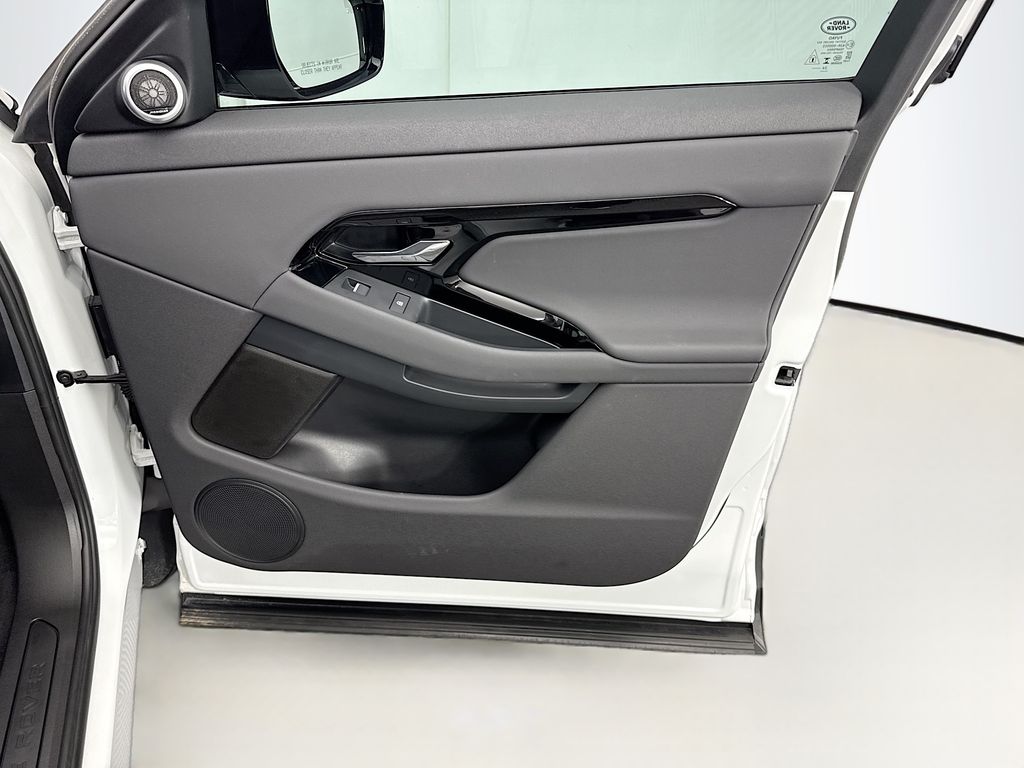 Thumbnail: 2025 Land Rover Range Rover Evoque - 24