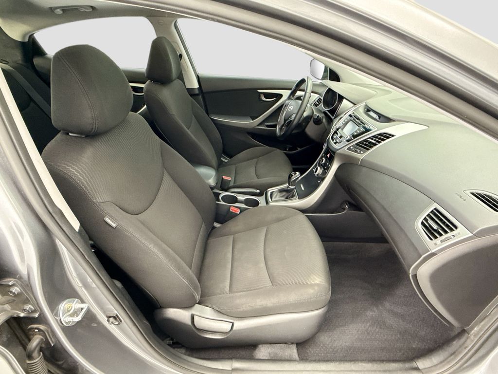 Thumbnail: 2016 Hyundai Elantra - 18