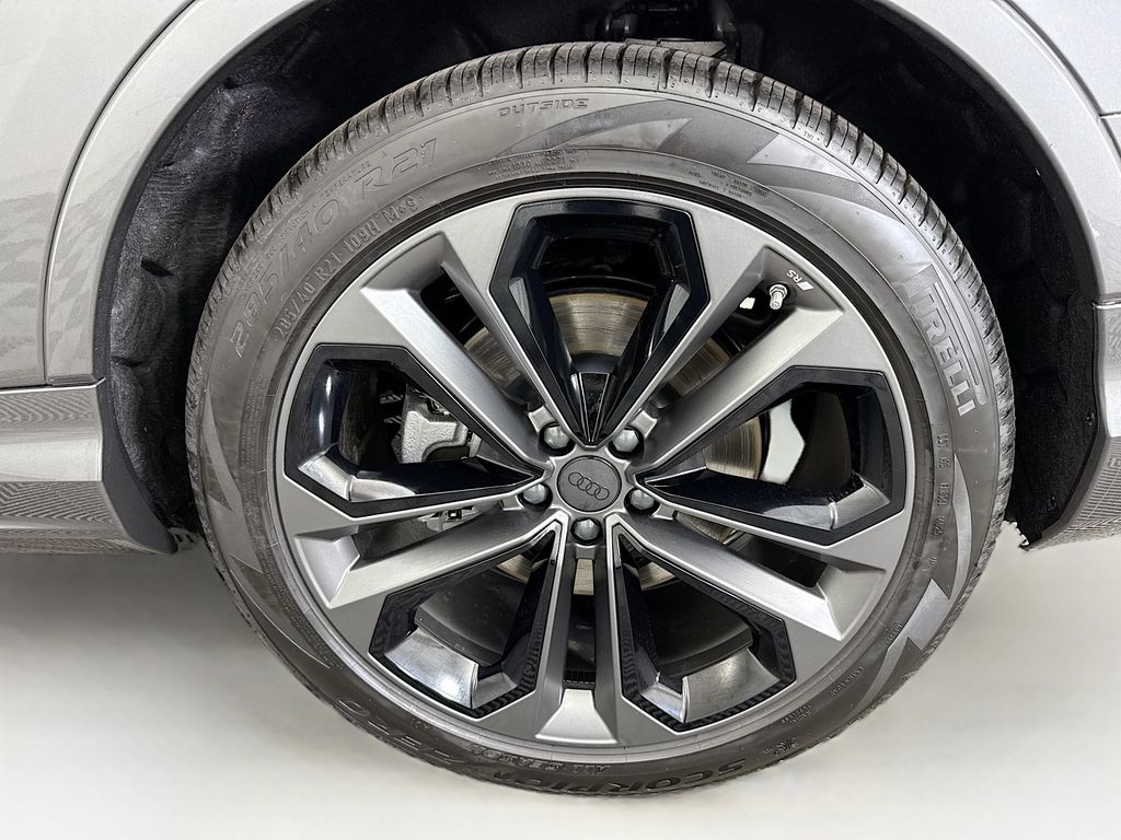 Thumbnail: 2026 Audi Q7 - 32