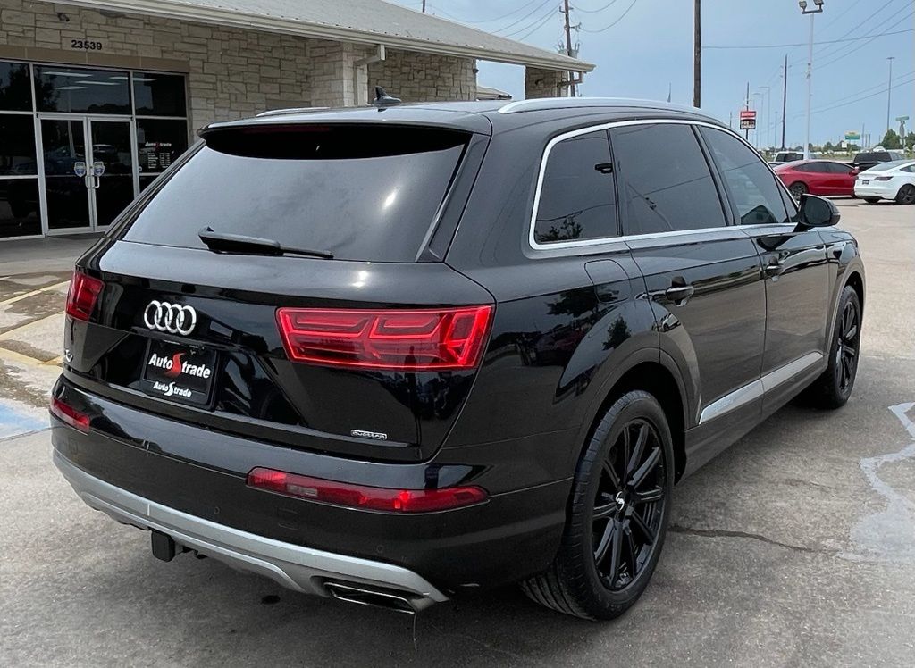 2017 Audi Q7 2.0T Premium Plus Black at Autostrade