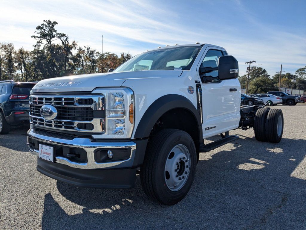 2025 Ford F-600 Chassis XL
