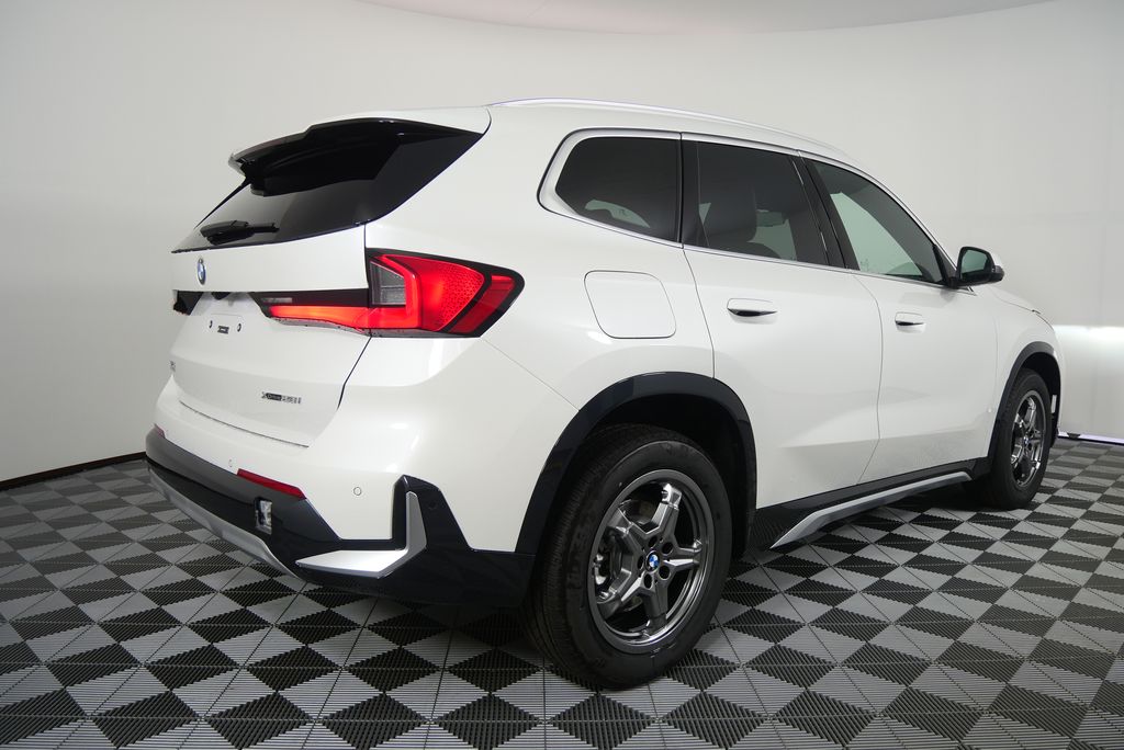 2025 BMW X1 xDrive28i 3
