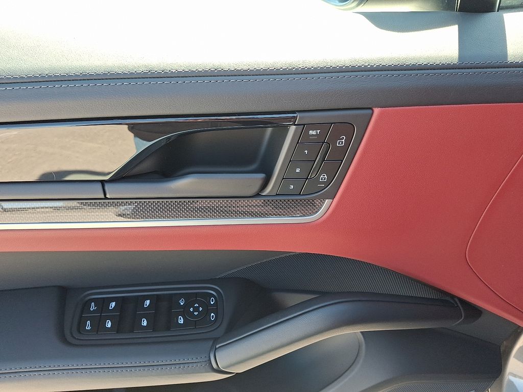 Thumbnail: 2026 Porsche Cayenne - 15