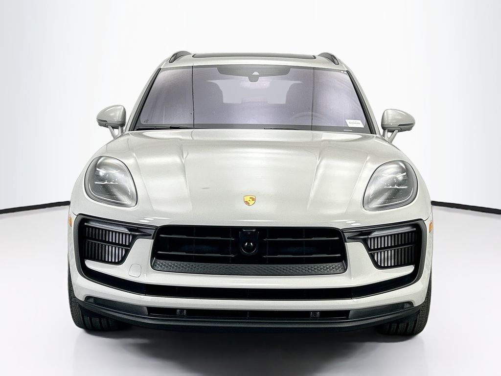 Thumbnail: 2026 Porsche Macan - 10