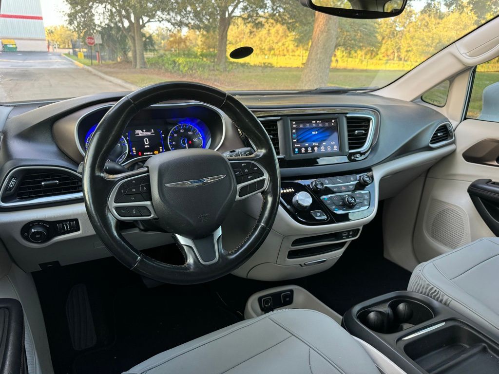 2019 Chrysler Pacifica Touring L 12