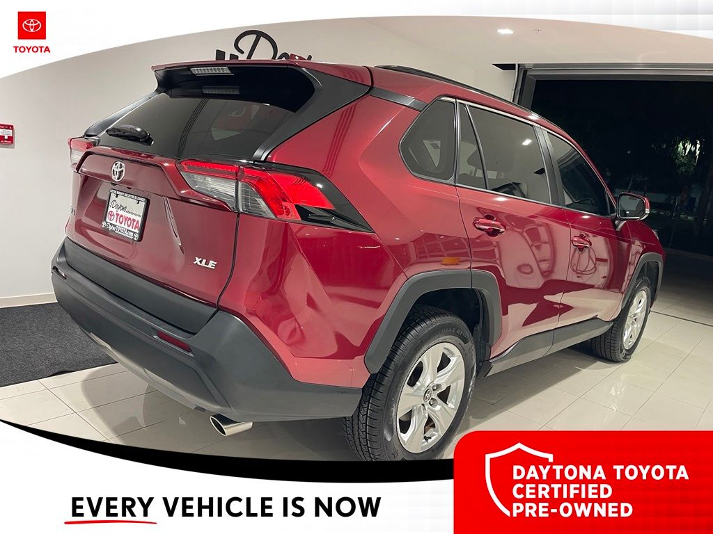 2021 Toyota RAV4 XLE - Photo 8