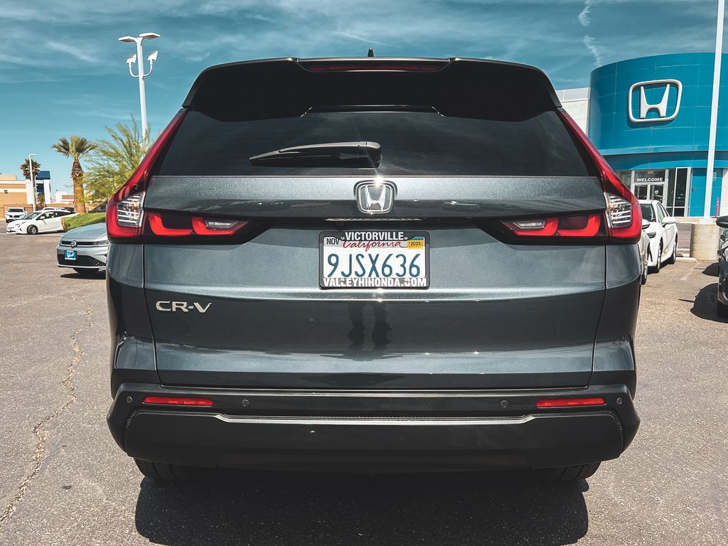 View vehicle photo 5