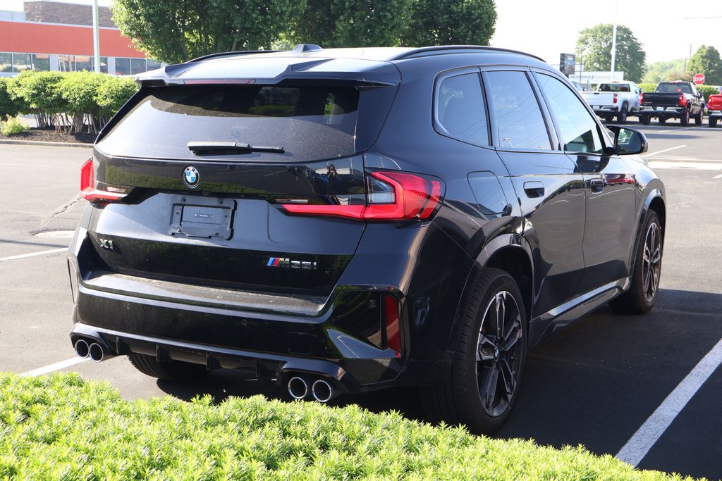 2024 BMW X1 M35i 11