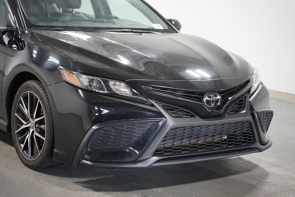 2023 Toyota Camry SE 4
