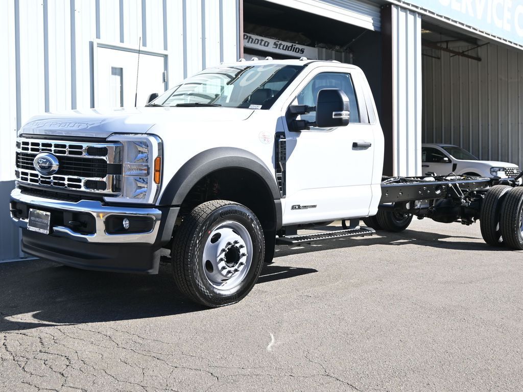 2025 Ford F-550 Chassis XL