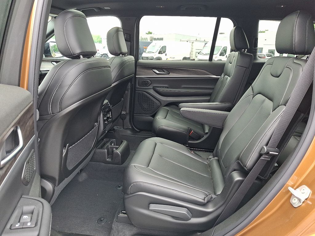 2026 Jeep Grand Cherokee L — photo 6