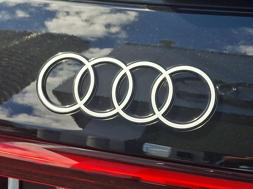 Thumbnail: 2025 Audi Q6 e-tron - 27