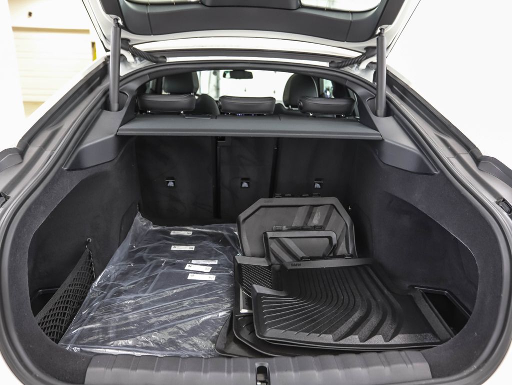 Thumbnail: 2024 BMW i4 - 24