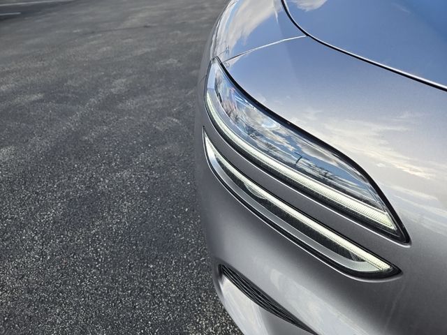 2025 Genesis G70  14