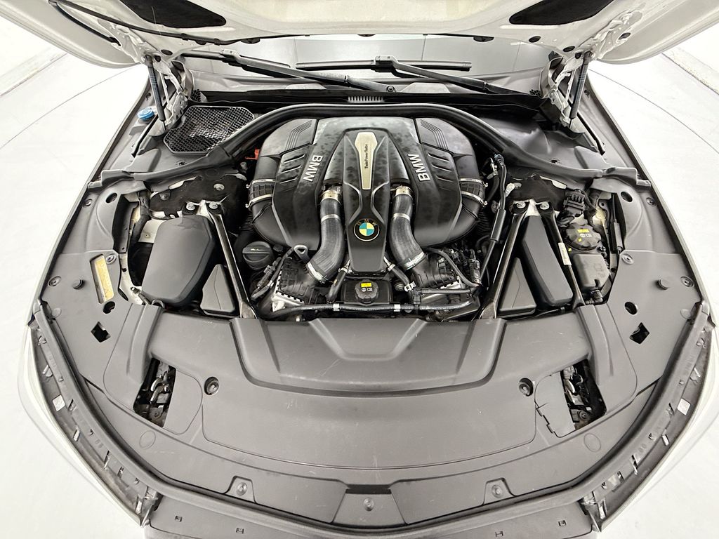 Thumbnail: 2018 BMW 7 Series - 28
