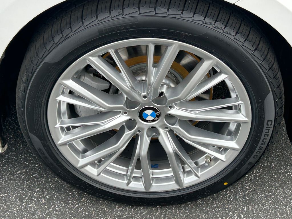 2023 BMW 3 Series 330i 9