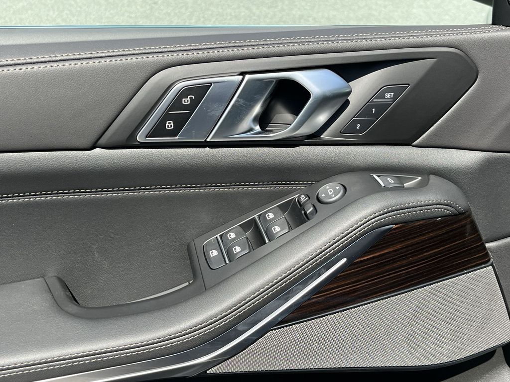 Thumbnail: 2026 BMW X5 - 13