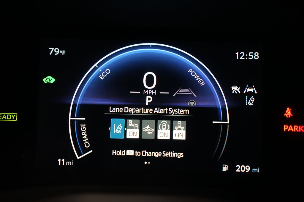 2025 Toyota Camry SE 17