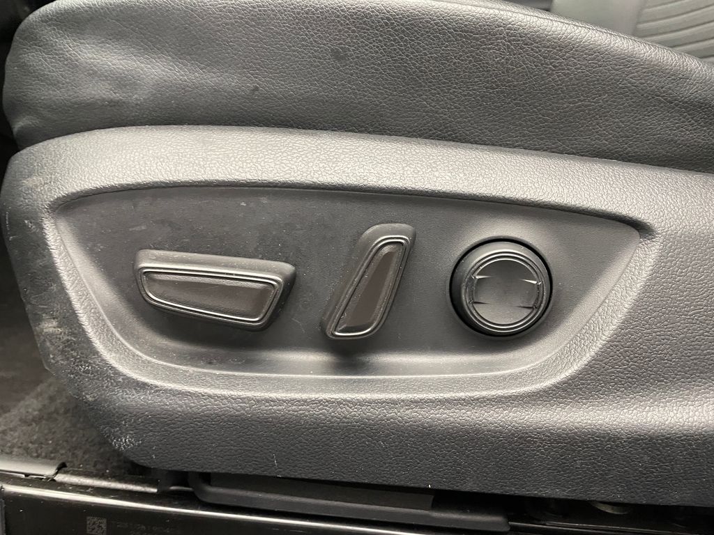 2023 Toyota Camry SE 14
