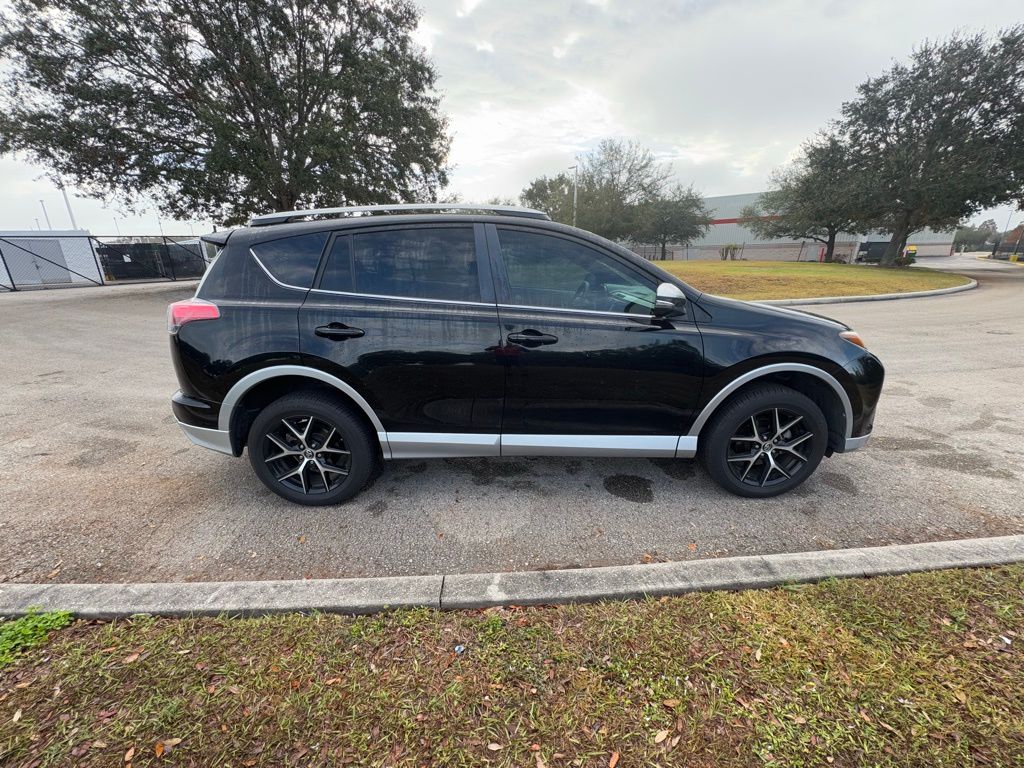 2018 Toyota RAV4 SE 6