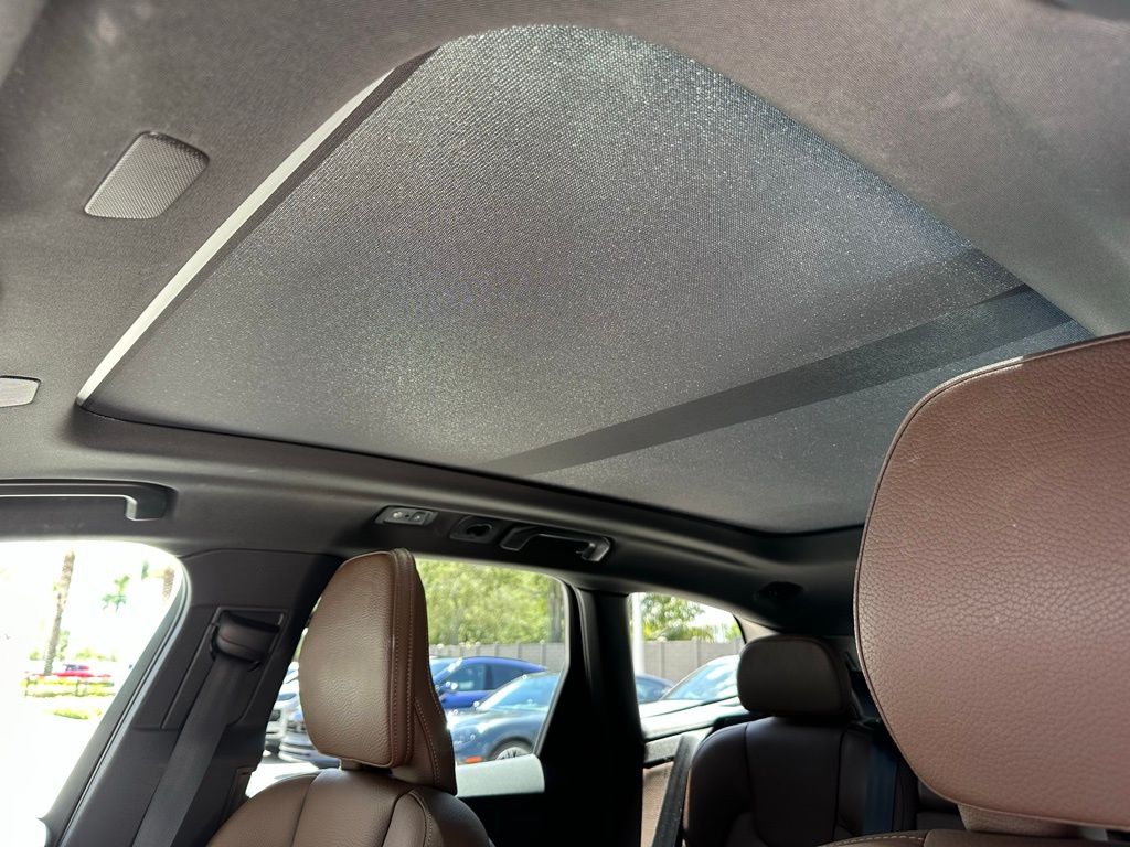 Thumbnail: 2021 Volvo XC60 - 25