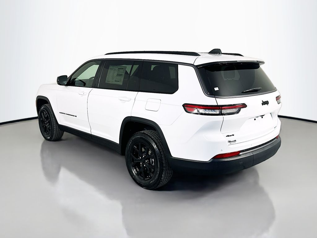 New 2026 White/off-white Jeep Laredo Altitude image 5