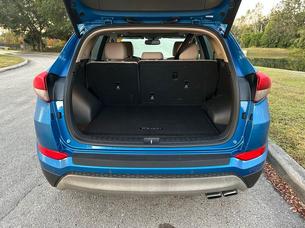 Thumbnail: 2018 Hyundai Tucson - 10