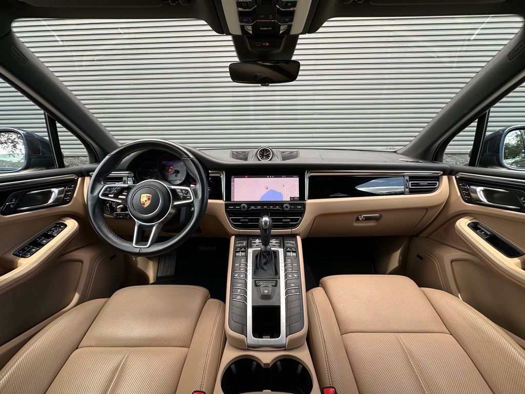 Thumbnail: 2021 Porsche Macan - 6