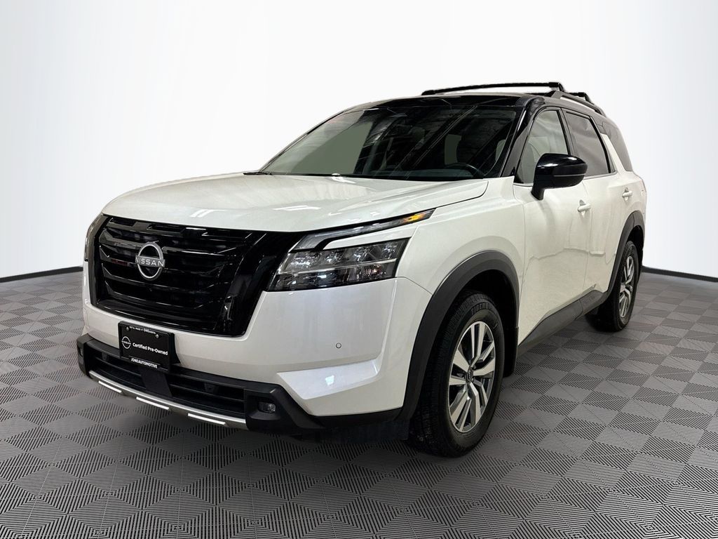 2023 Nissan Pathfinder SL 4WD