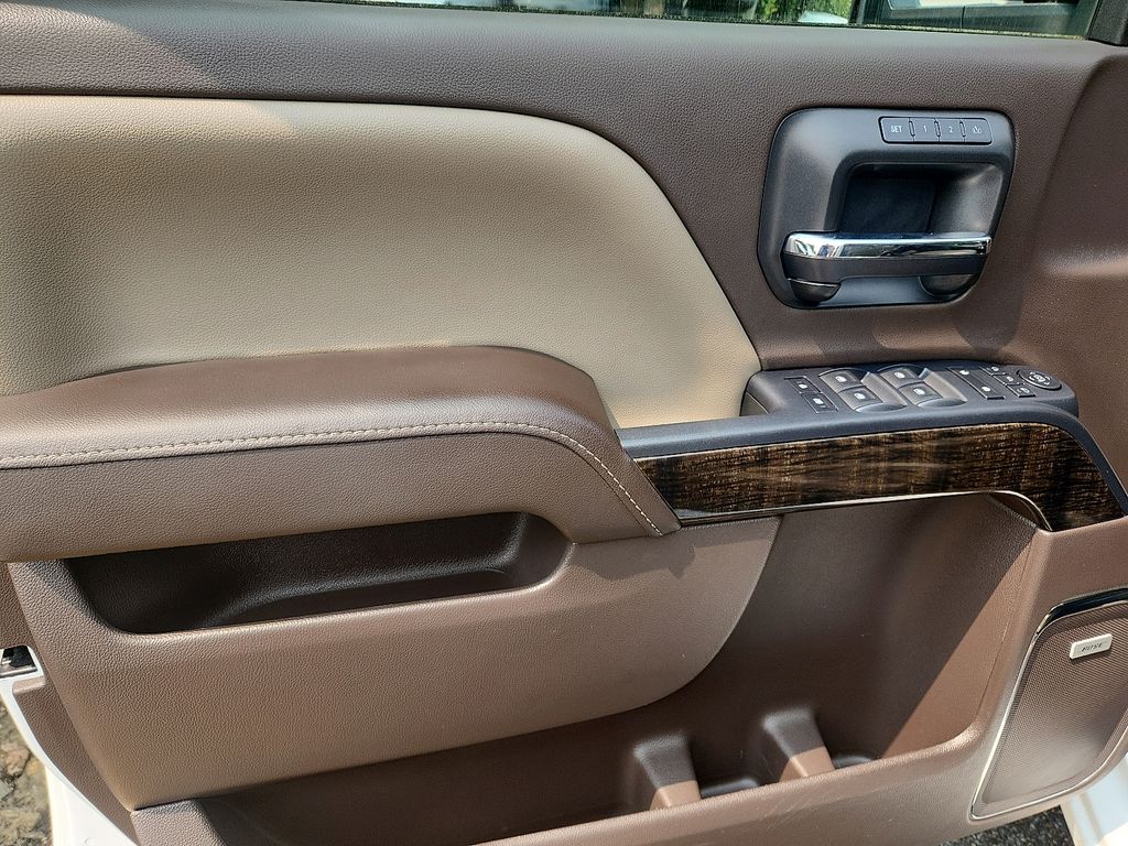 2016 GMC Sierra 2500 Denali 11