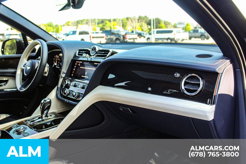 Used 2024 Blue Bentley S image 22