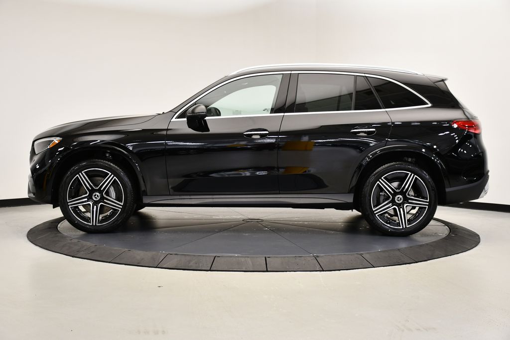 2025 Mercedes-Benz GLC 300 2
