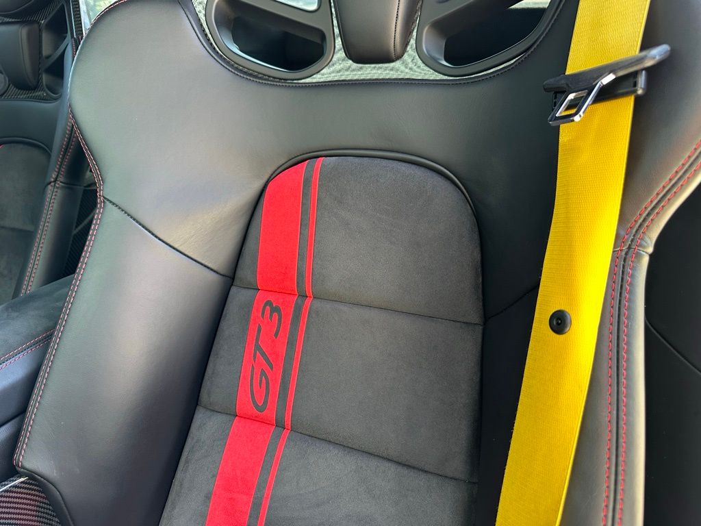 Thumbnail: 2018 Porsche 911 - 29