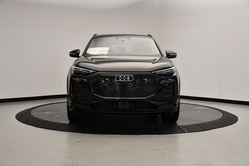 2025 Audi e-tron Premium 8