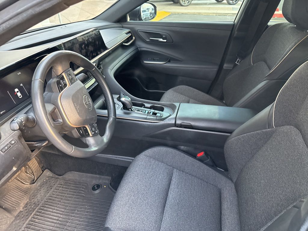 Thumbnail: 2023 Toyota Crown - 4