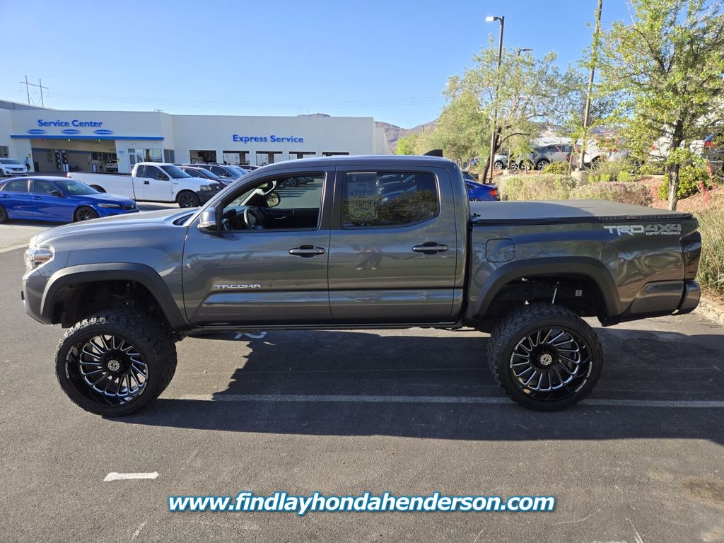 2021 Toyota Tacoma TRD Off-Road photo