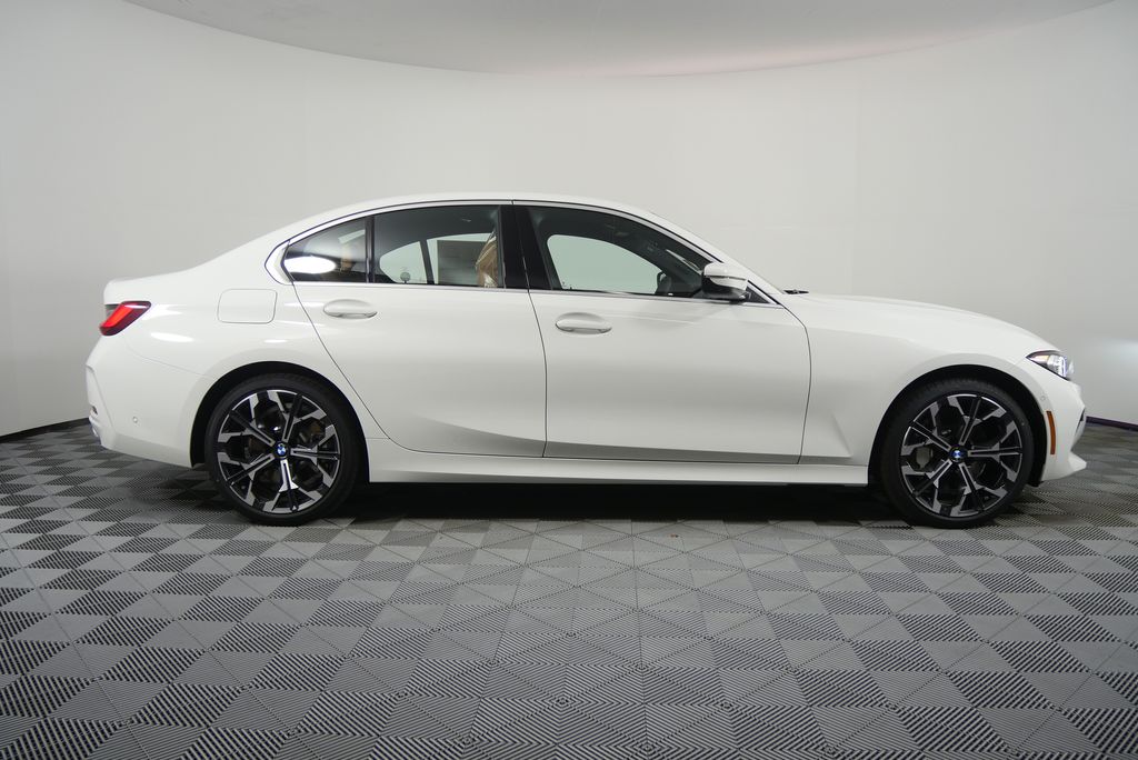 Thumbnail: 2026 BMW 3 Series - 2