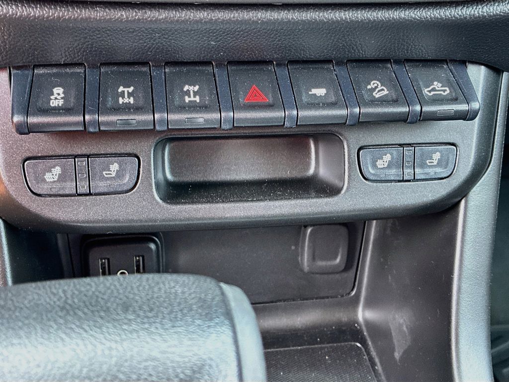 Used 2021 Red Chevrolet ZR2 image 20