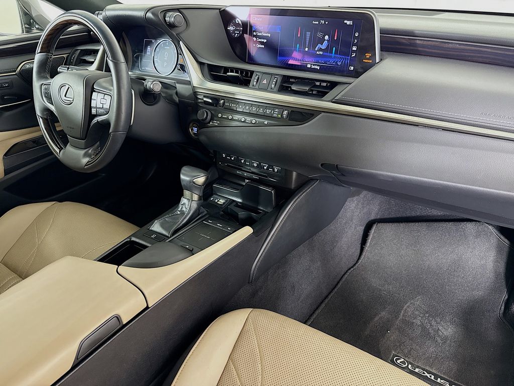 Thumbnail: 2019 Lexus ES - 30