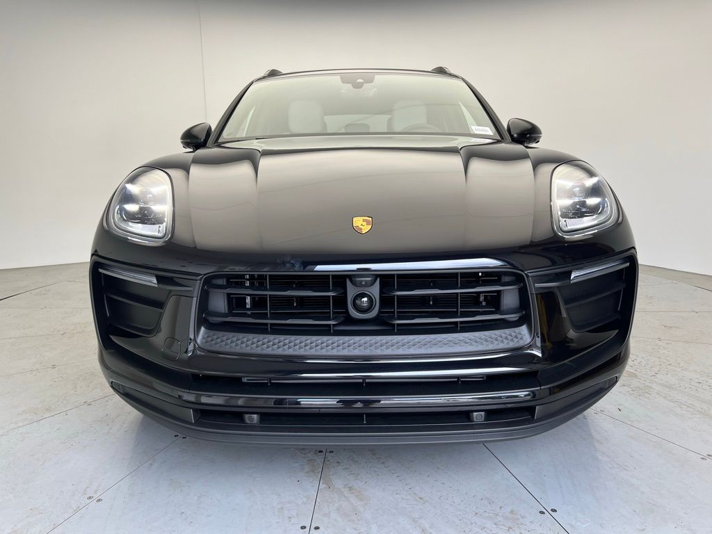Thumbnail: 2025 Porsche Macan - 25