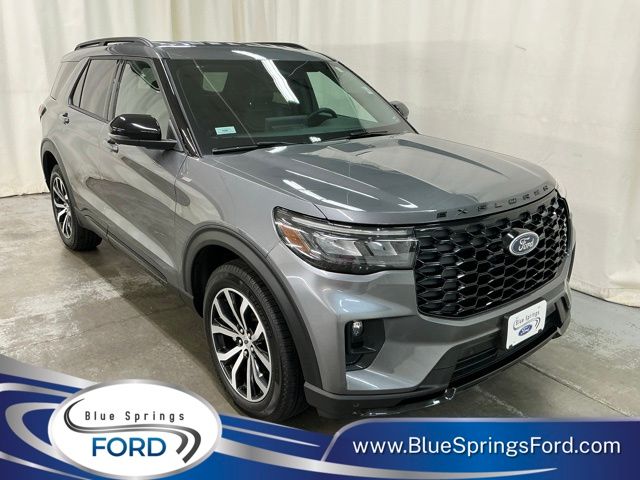 2025 Ford Explorer Gris (Carbonized Gray Metallic) SUV/Crossover Tracción en las cuatro ruedas Automática
